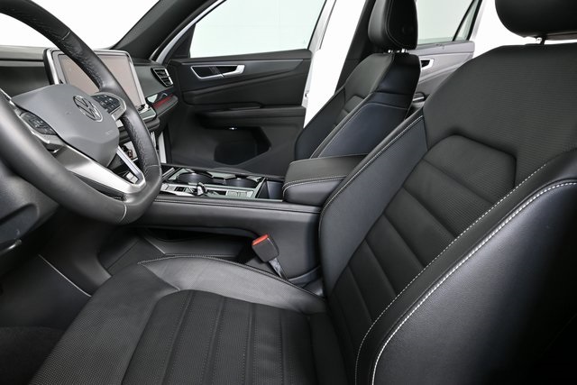 2024 Volkswagen Atlas Cross Sport SEL R-Line photo 4