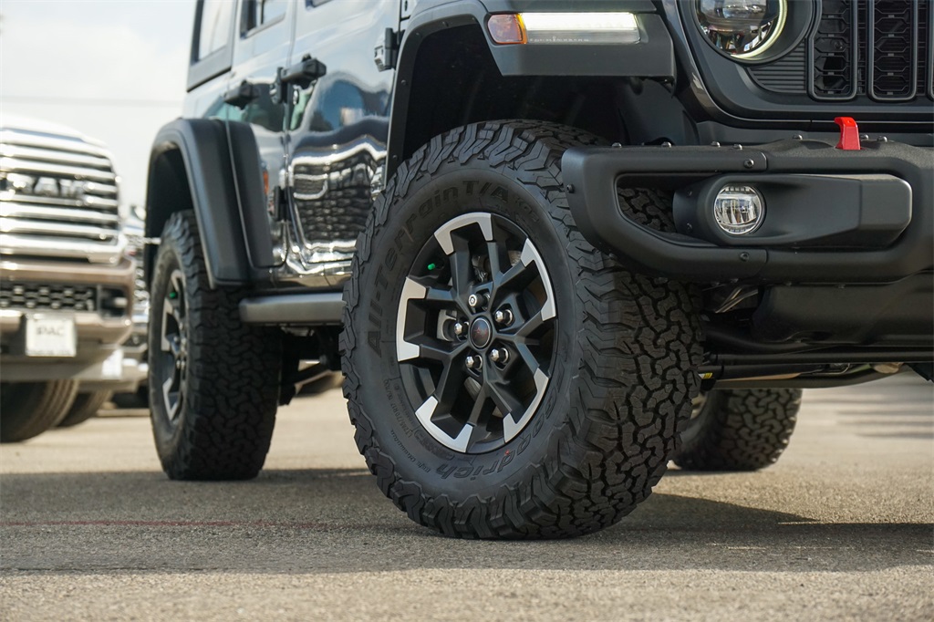 2024 Jeep Wrangler Rubicon photo 2