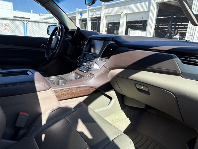 2018 Chevrolet Suburban LT photo 4