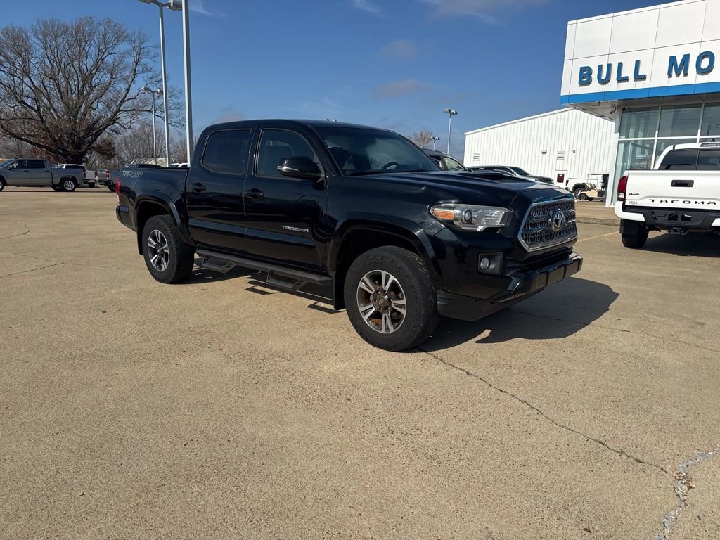 Used 2017 Toyota Tacoma TRD Sport with VIN 5TFCZ5AN2HX089776 for sale in Little Rock