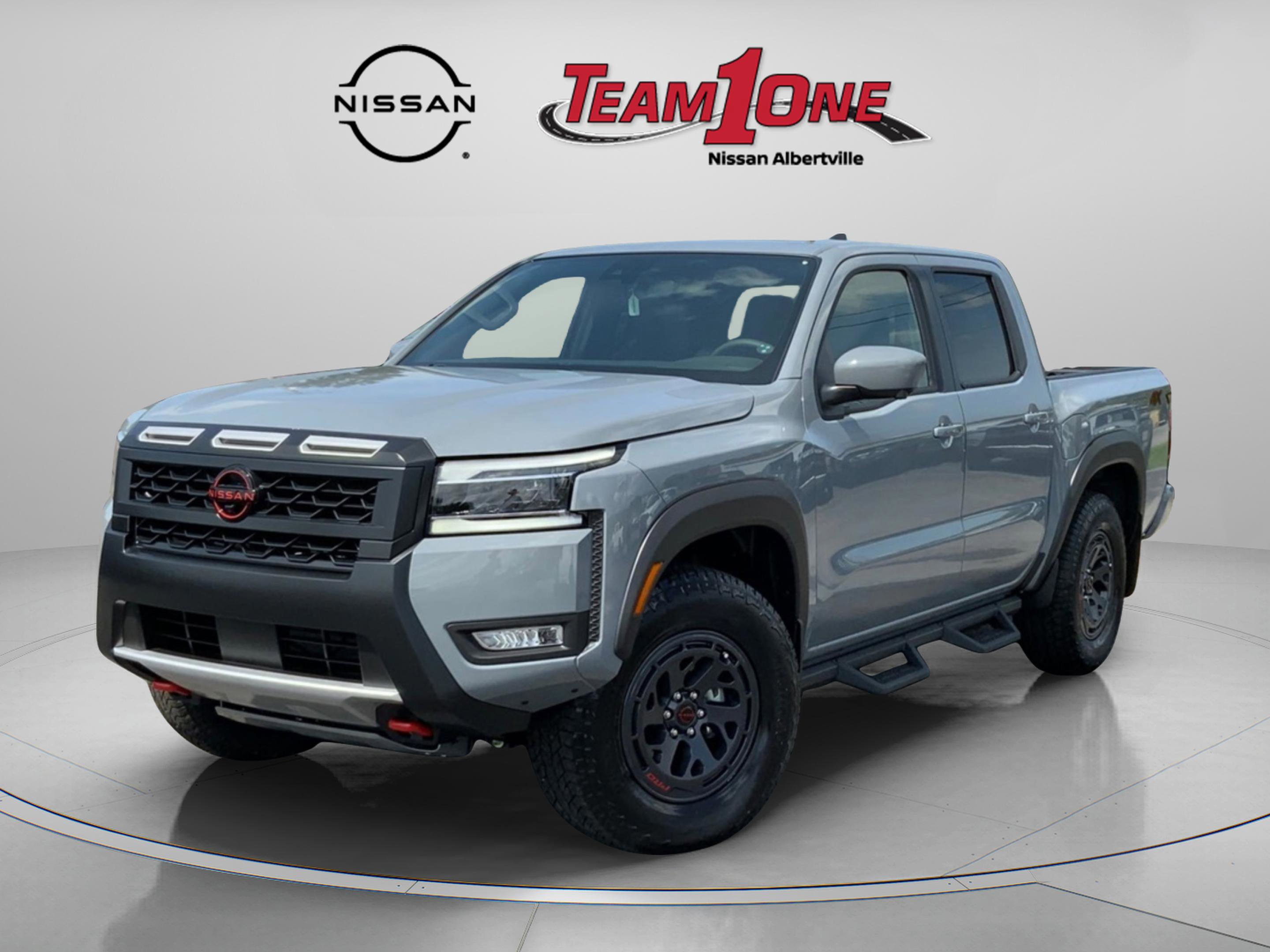 2025 Nissan Frontier Crew Cab PRO-4X photo 2