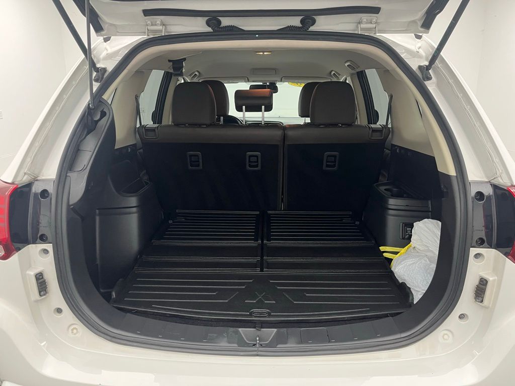 2018 Mitsubishi Outlander PHEV SEL photo 23