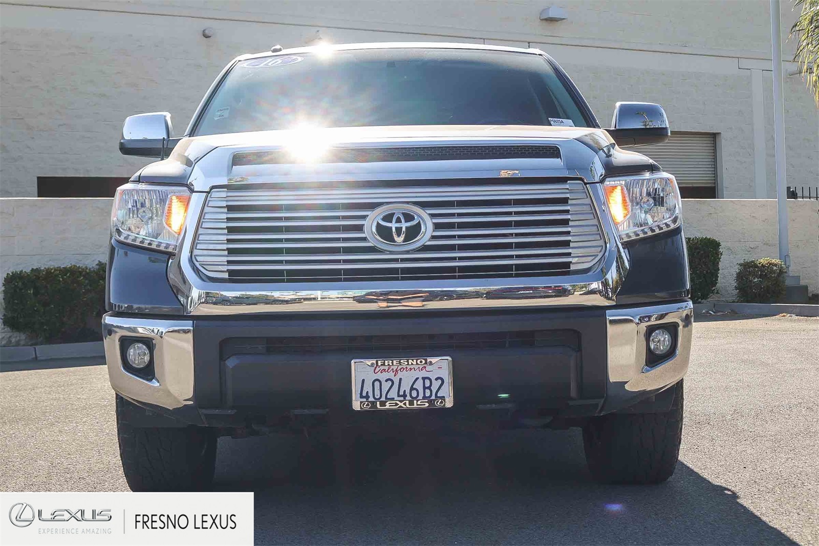 2016 Toyota Tundra Limited CrewMax photo 2
