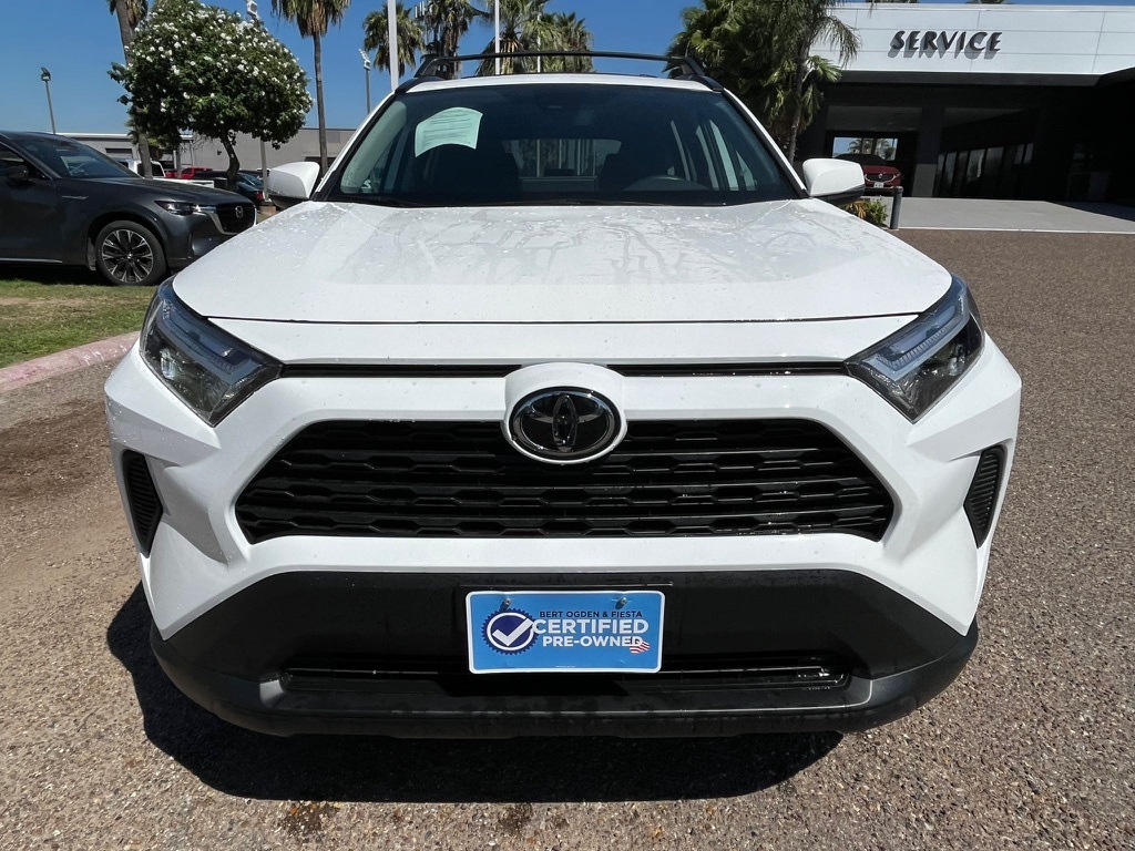 2025 Toyota RAV4 XLE photo 2