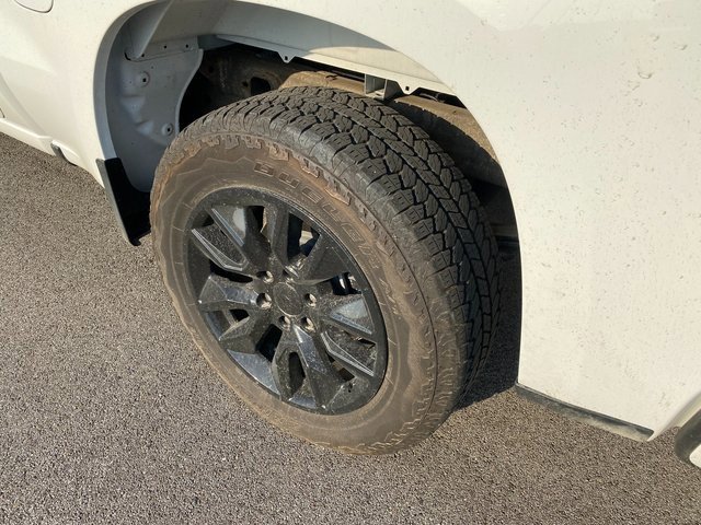 2023 Chevrolet Silverado 1500 RST photo 9