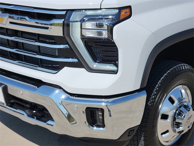 2025 Chevrolet Silverado 3500HD LTZ photo 6