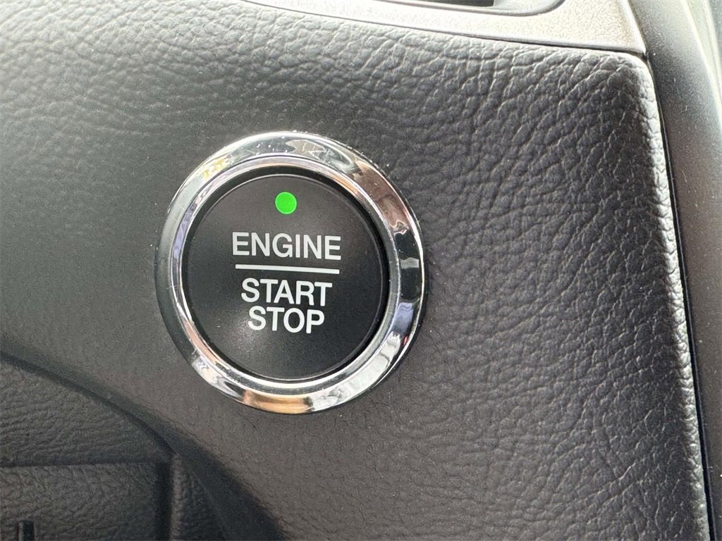 2024 Ford Edge SEL photo 5
