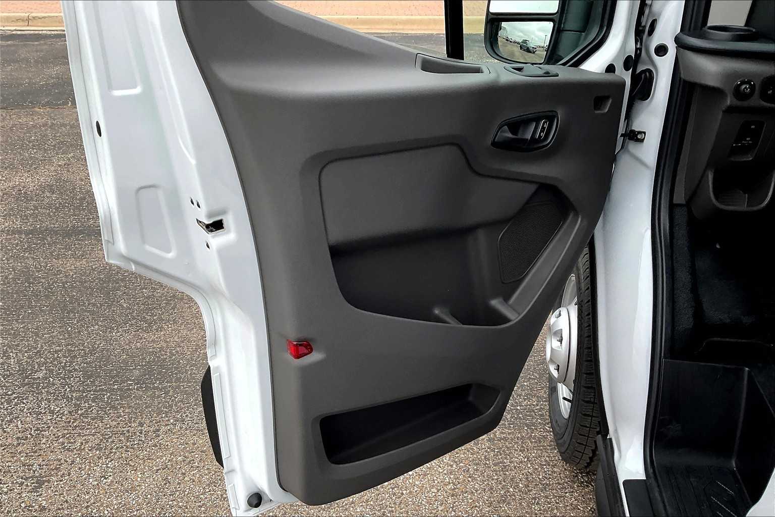 2025 Ford Transit Cargo Van photo 9