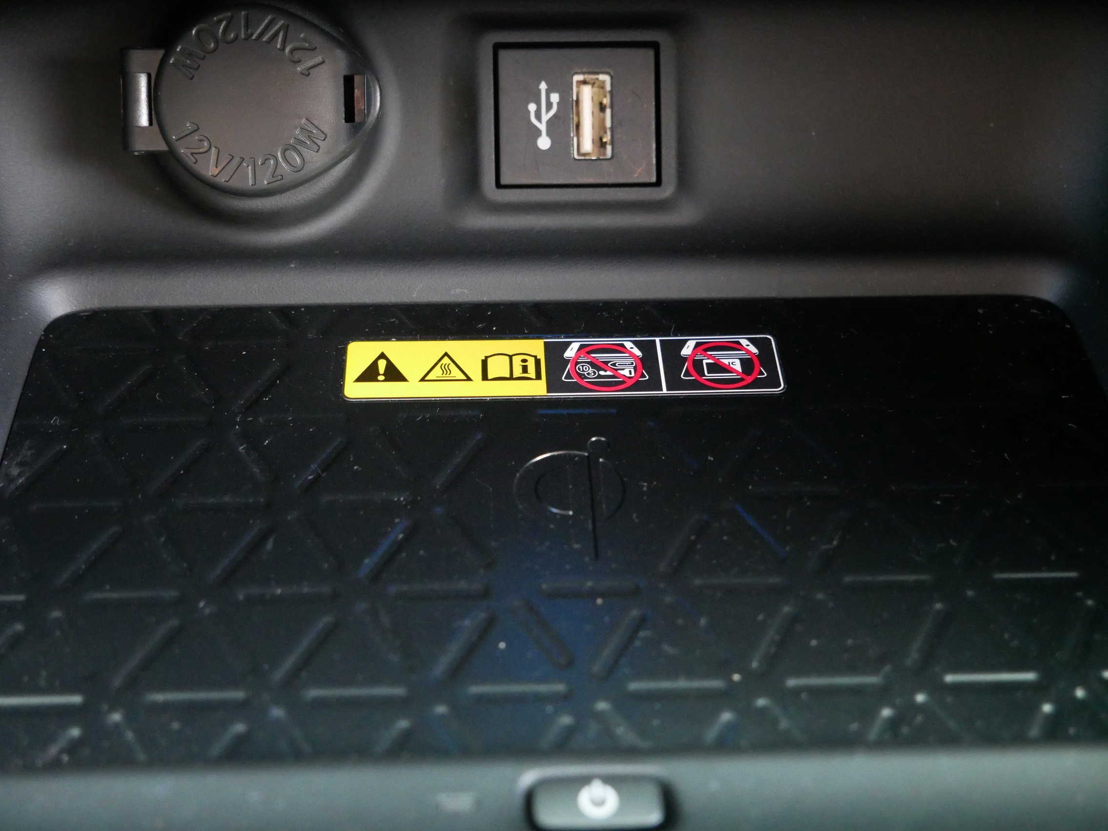 2023 Toyota RAV4 Prime XSE photo 26