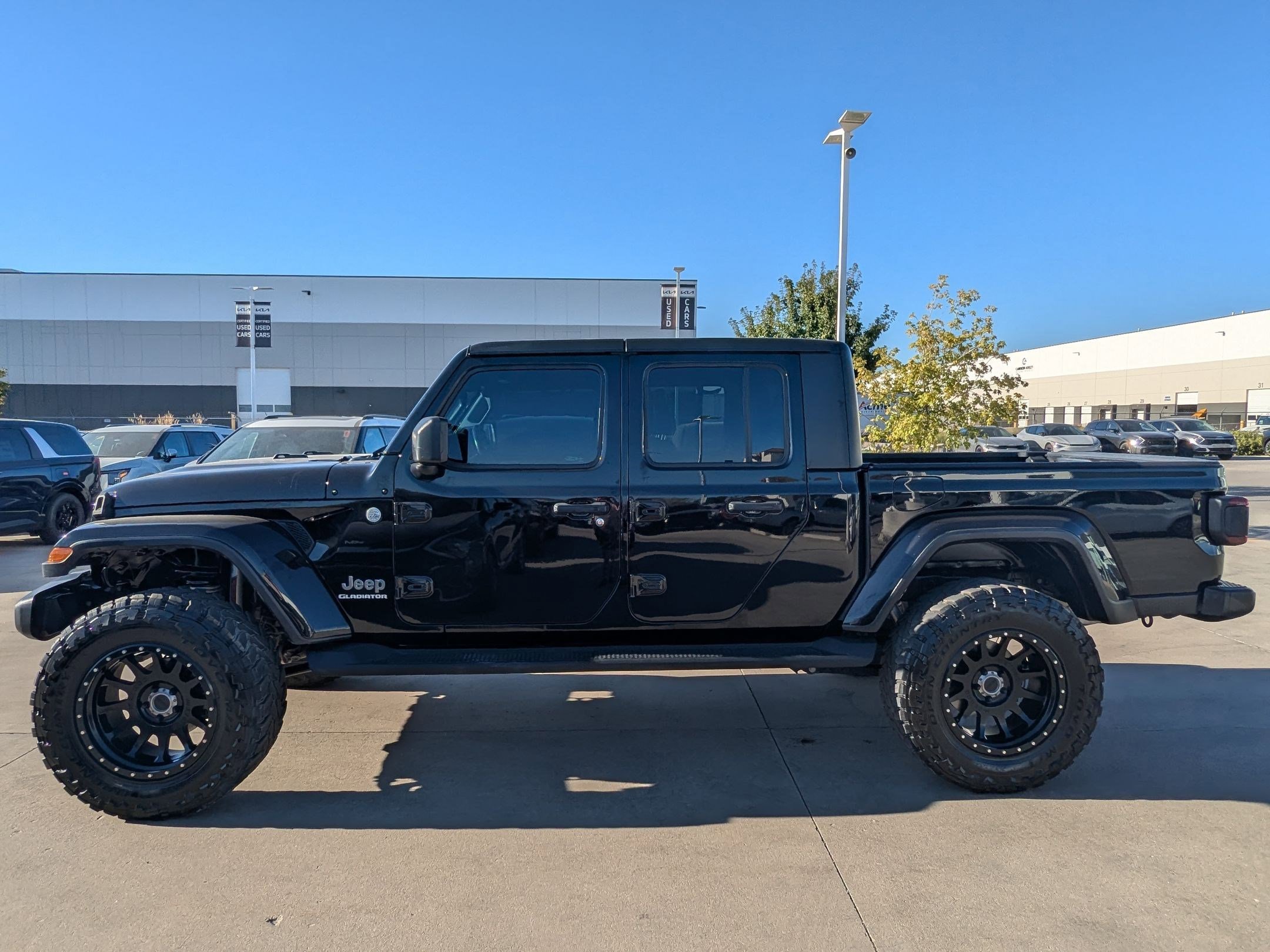 2020 Jeep Gladiator Overland photo 2