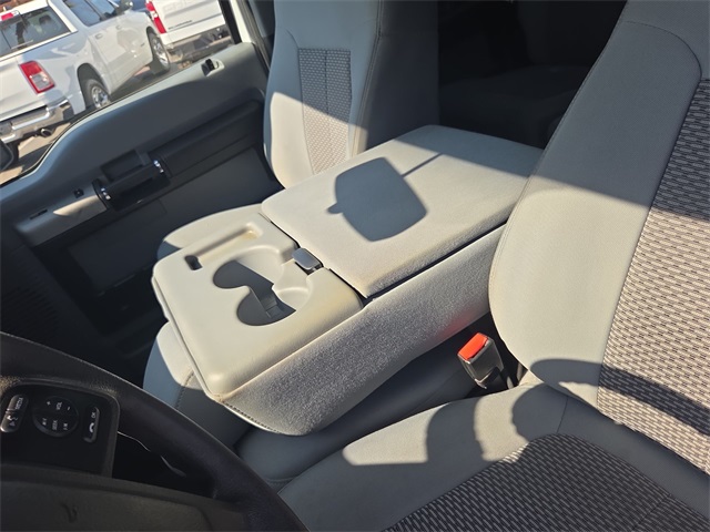 2016 Ford F-350 XLT photo 14