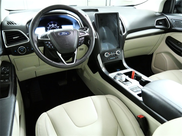 2022 Ford Edge Titanium photo 4