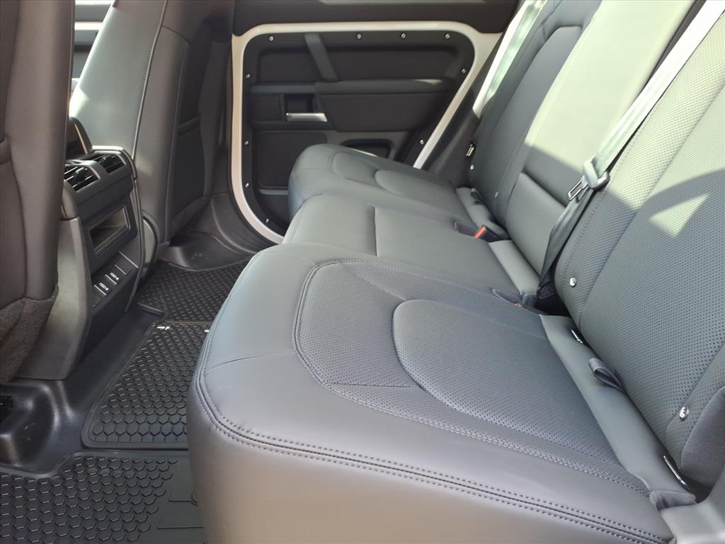 2026 Land Rover Defender 110 S photo 2