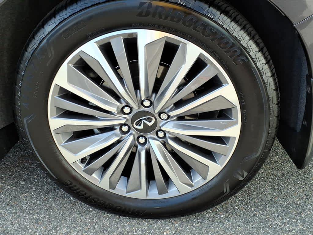 2025 Infiniti QX80 Luxe photo 7