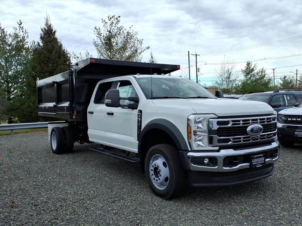 2025 Ford F-550 Super Duty Chassis Cab XL's photo