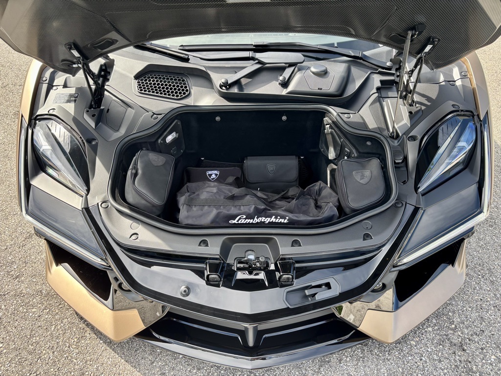 2024 Lamborghini Revuelto photo 26
