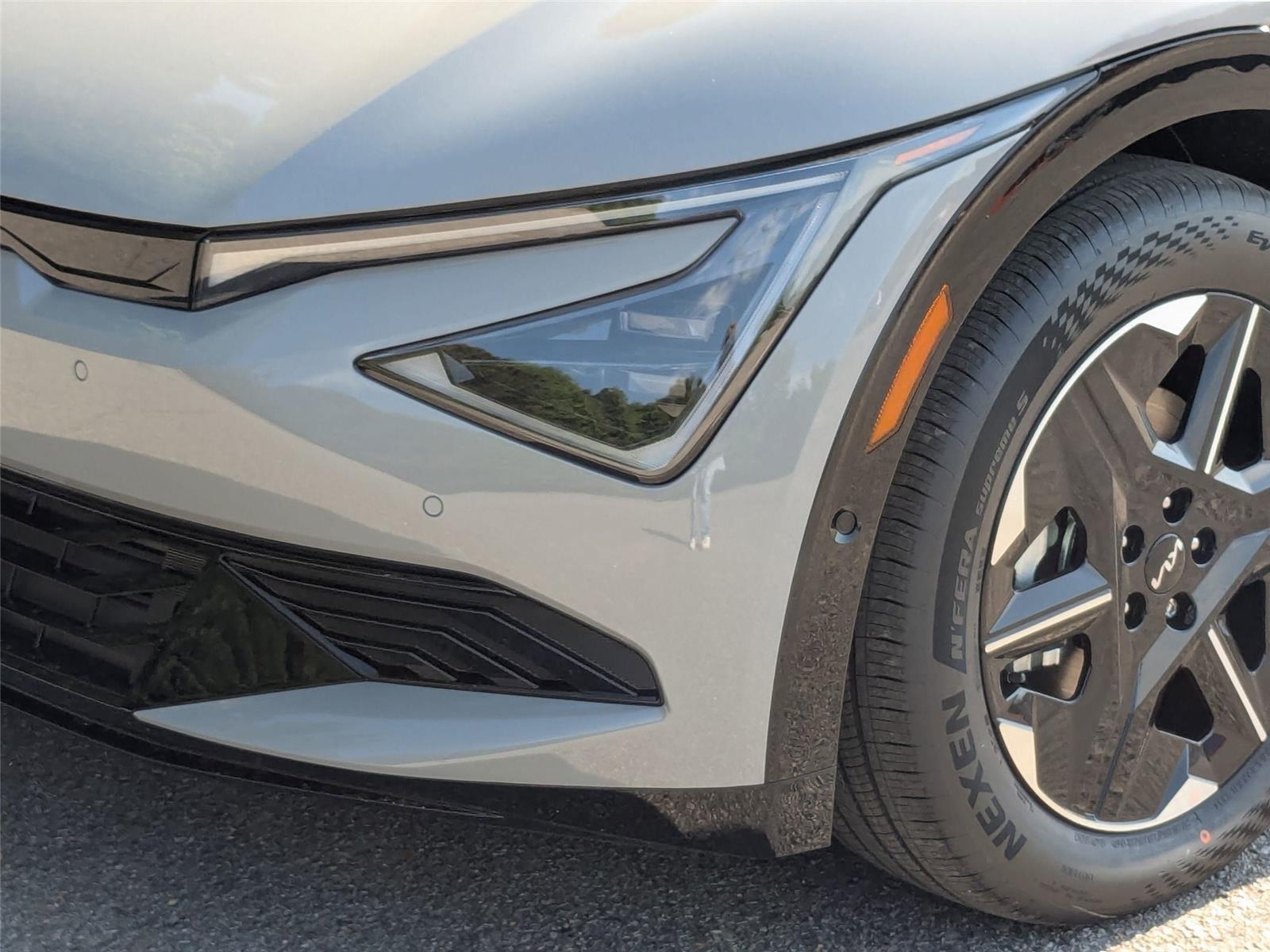 2025 Kia EV6 Wind photo 2