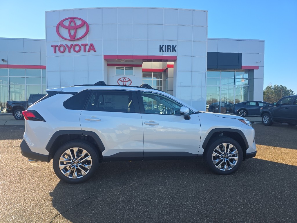 2025 Toyota RAV4 XLE Premium's photo