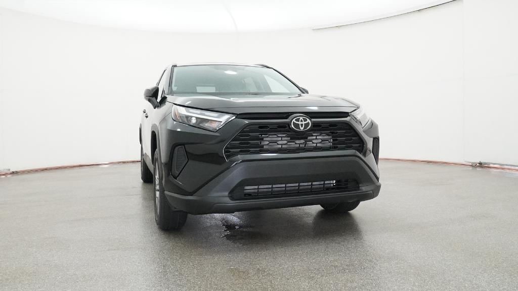 2025 Toyota RAV4 XLE photo 29