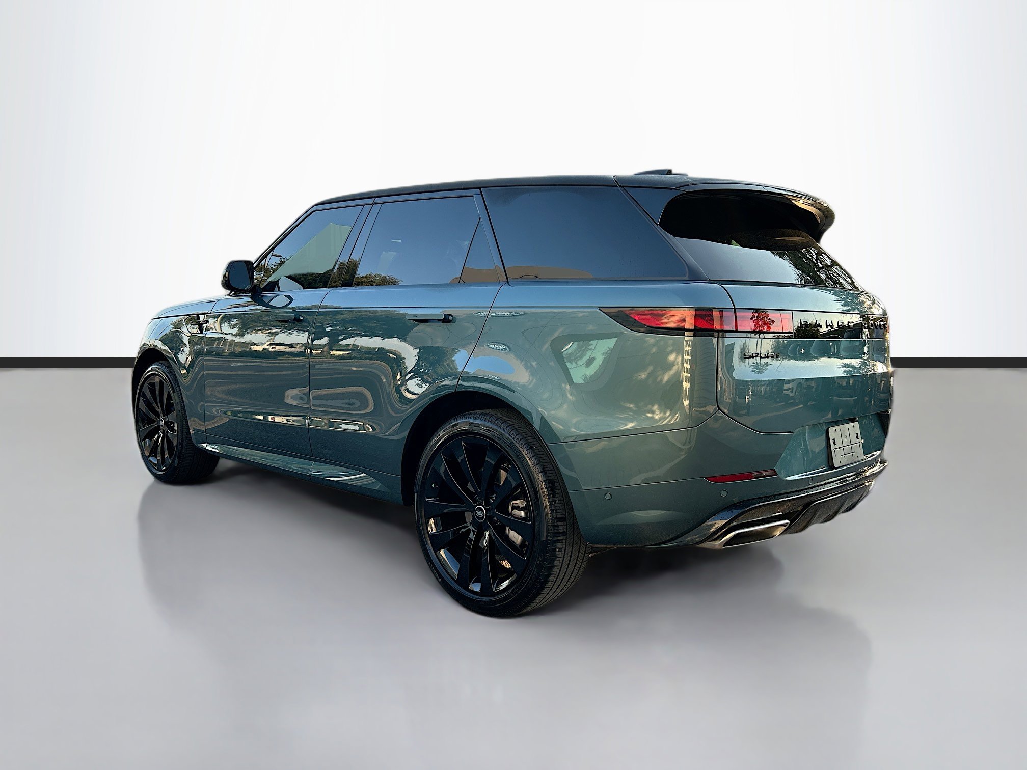 2025 Land Rover Range Rover Sport SE photo 3