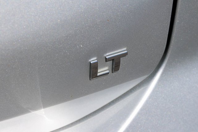 Used 2021 Silver Ice Metallic Chevrolet LT image 8