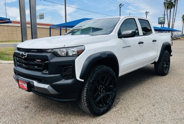 2025 Chevrolet Colorado Trail Boss photo 3