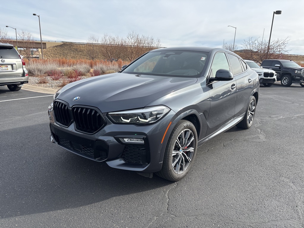 2021 BMW X6 40i's photo