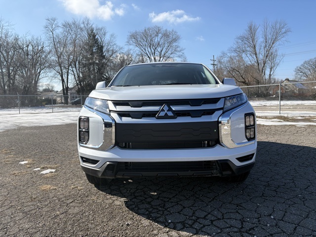 2024 Mitsubishi Outlander Sport ES photo 3