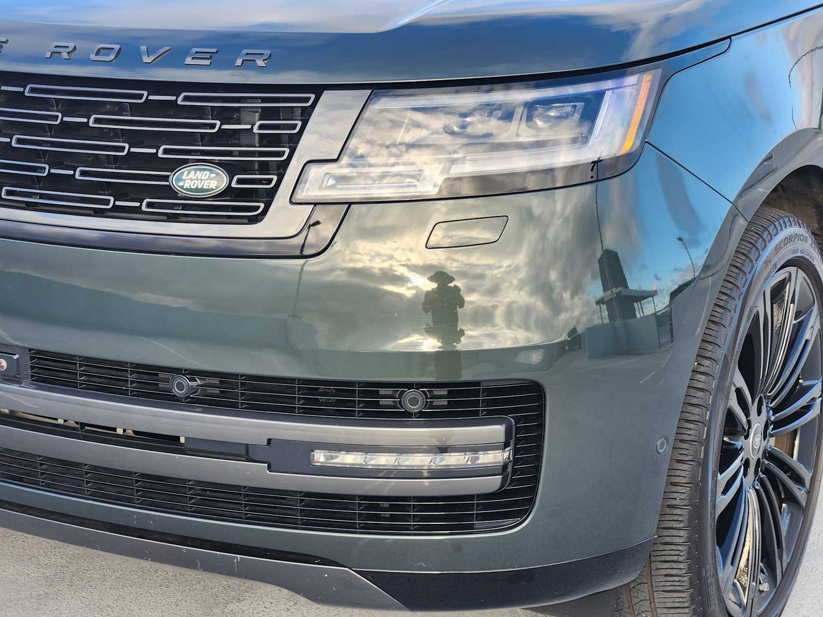 2023 Land Rover Range Rover SE photo 8