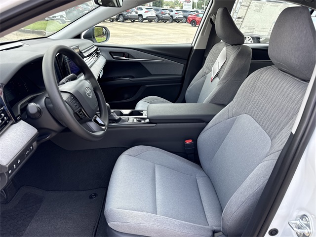2025 Toyota Camry LE photo 10
