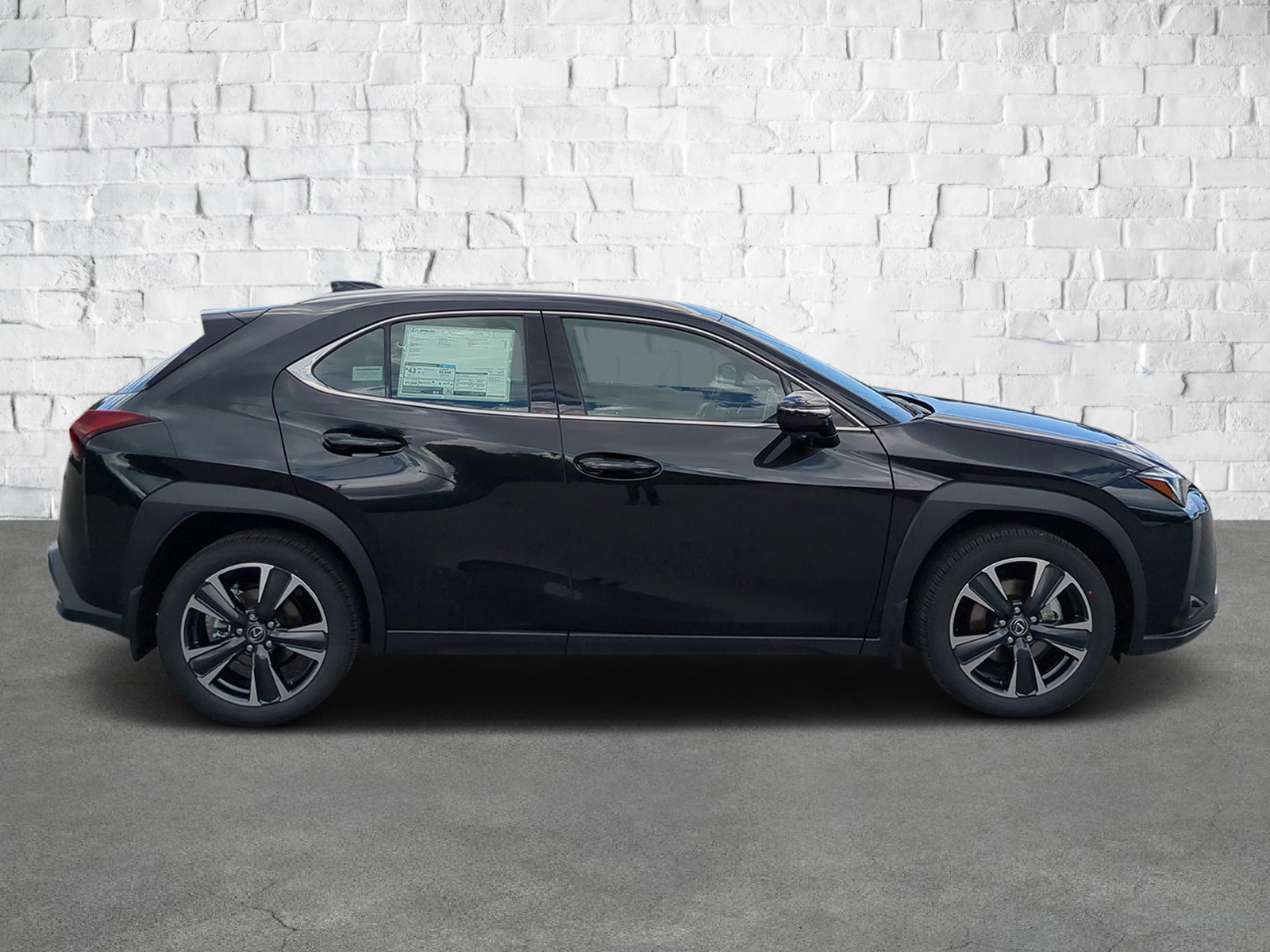2025 Lexus UX photo 3