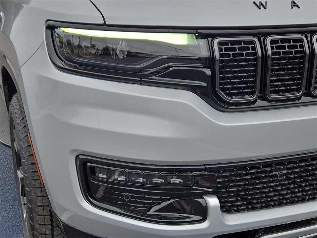 2025 Jeep Wagoneer Overland photo 4
