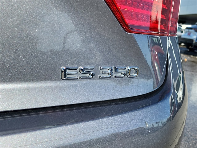 2013 Lexus ES 350 photo 3
