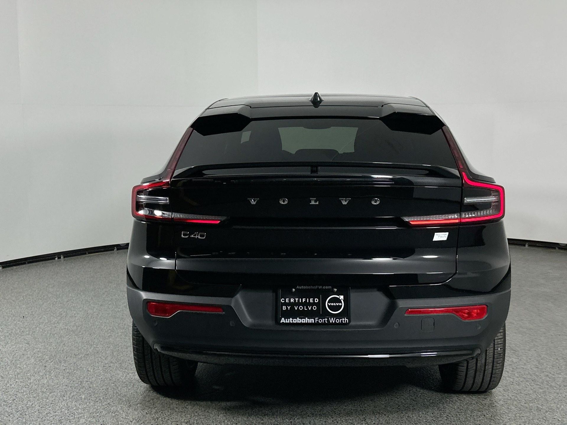 2023 Volvo C40 Recharge Ultimate photo 3