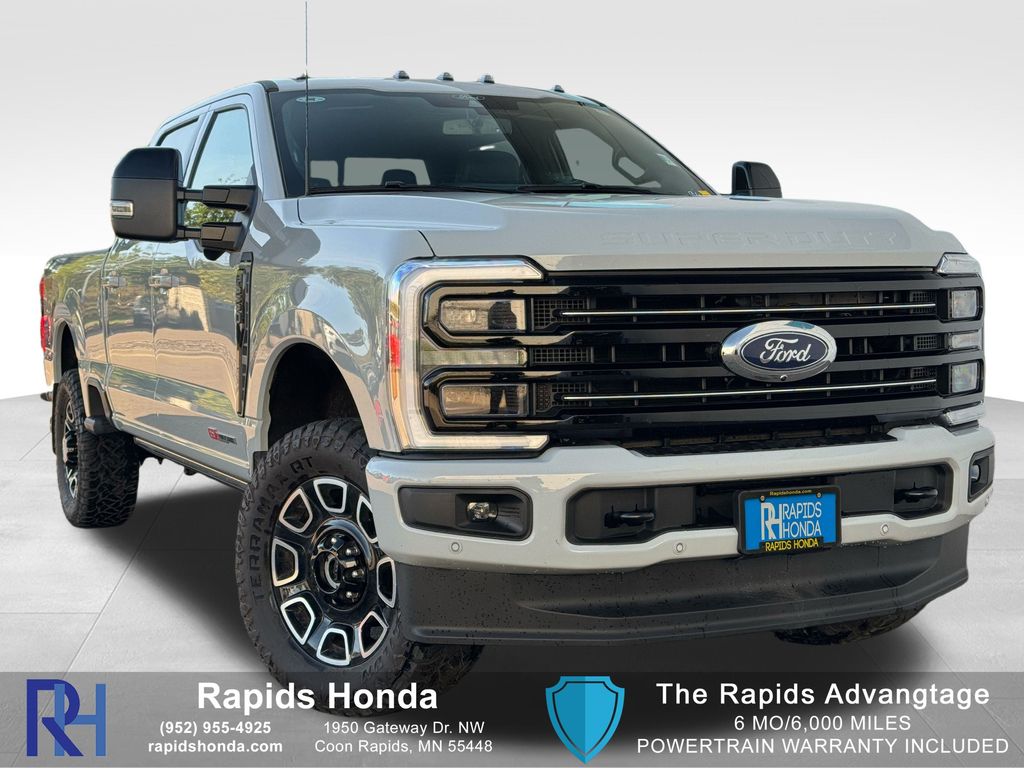 2025 Ford F-250 Super Duty Platinum's photo