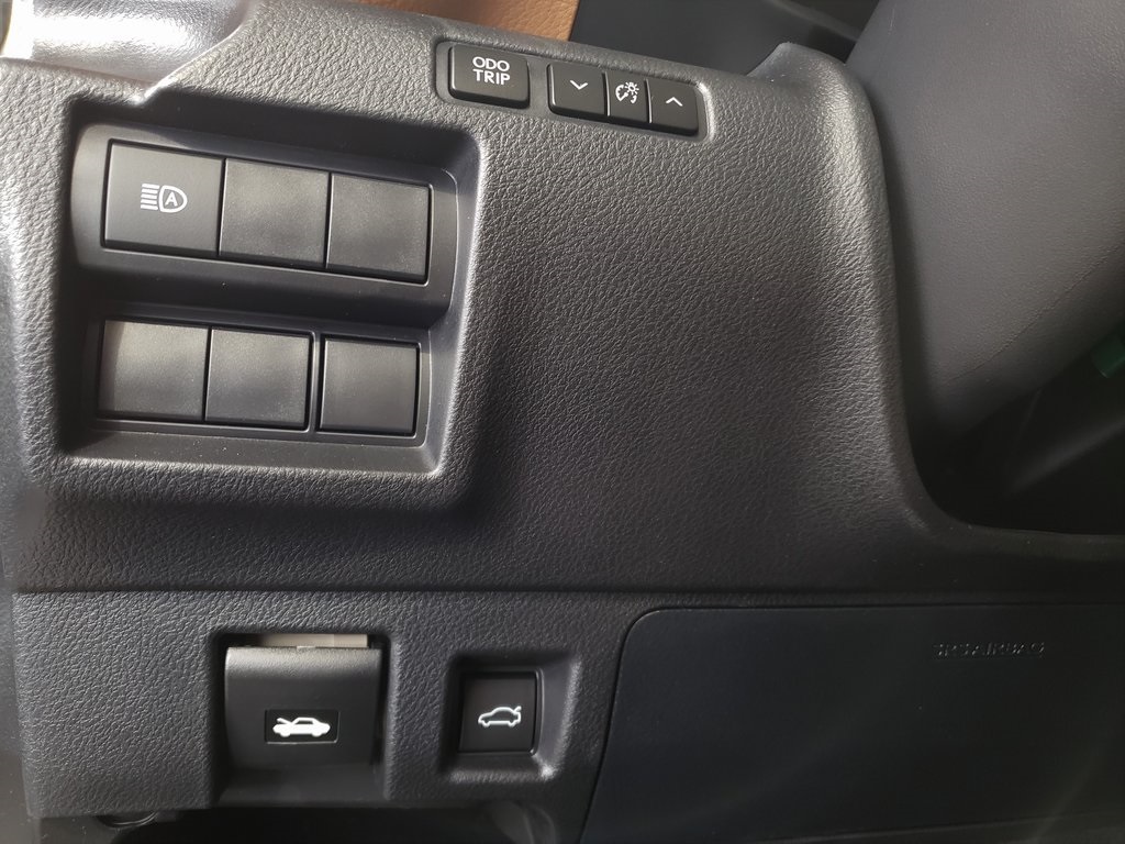 2025 Lexus IS 300 photo 14