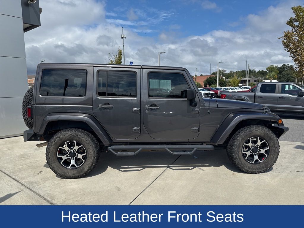 2017 Jeep Wrangler Unlimited Sahara photo 2