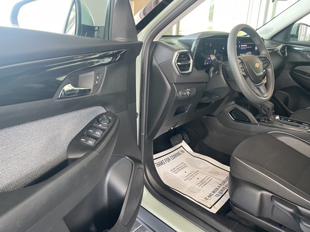 2025 Chevrolet Trailblazer LT photo 13