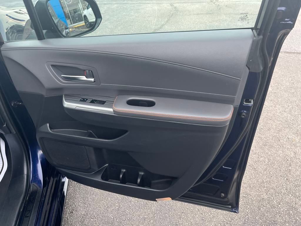 2022 Toyota Sienna XSE photo 10