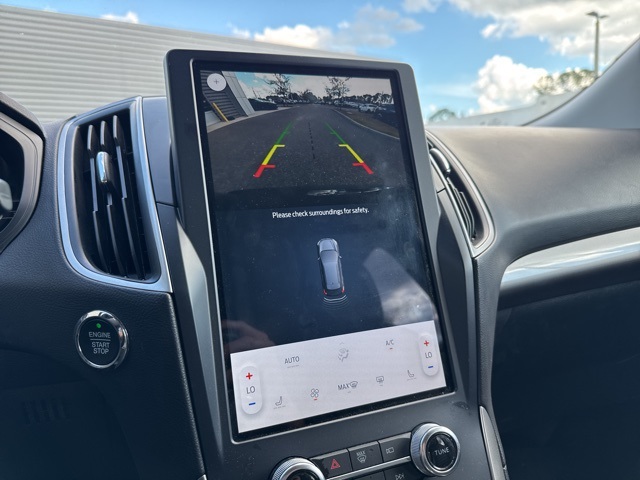 2023 Ford Edge SEL photo 11