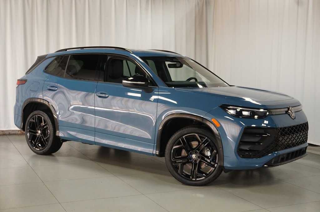 2025 Volkswagen Tiguan SE R-Line Black photo 2