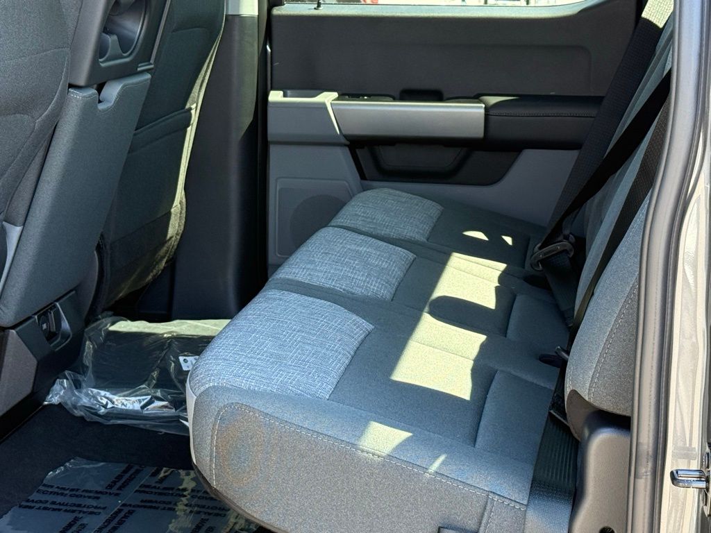 2026 Ford F-250 XLT photo 9