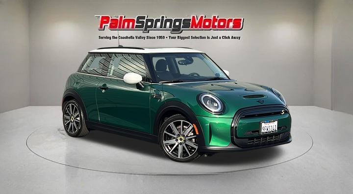 2023 MINI Hardtop 2 Door SE's photo