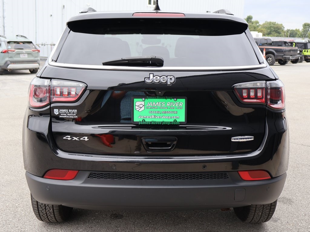 2022 Jeep Compass Latitude photo 4