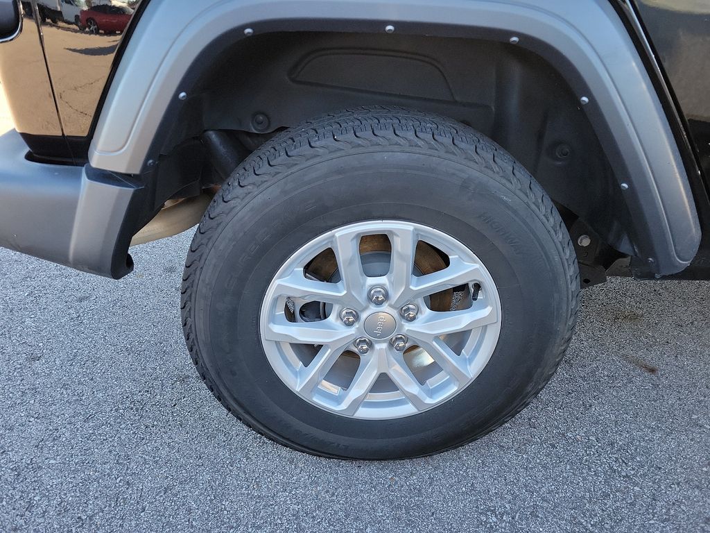 2023 Jeep Wrangler Sport S photo 5