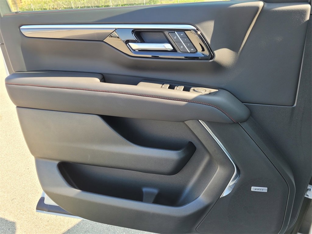 2025 Chevrolet Tahoe RST photo 18