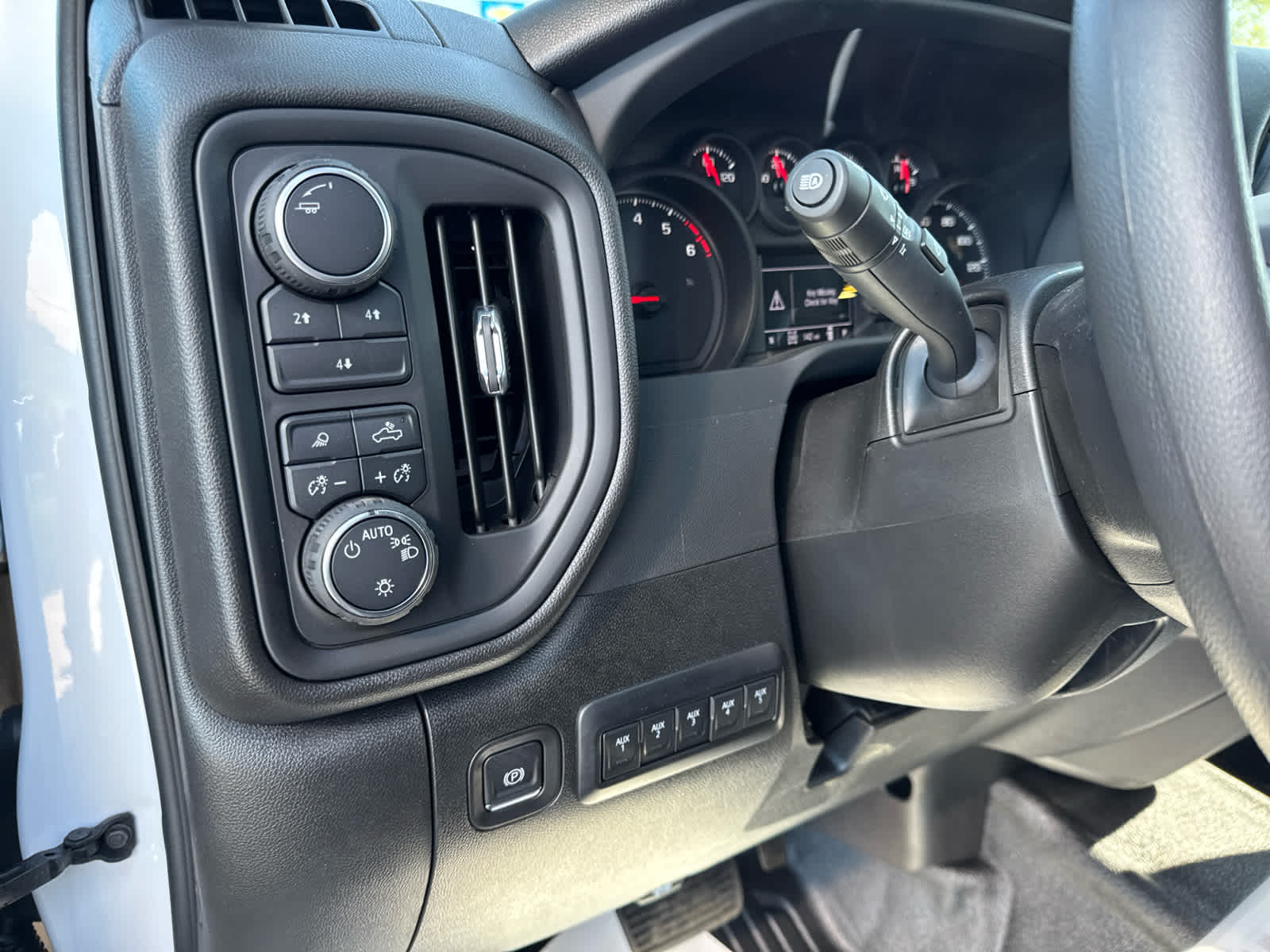 2025 Chevrolet Silverado 3500HD Work Truck photo 12
