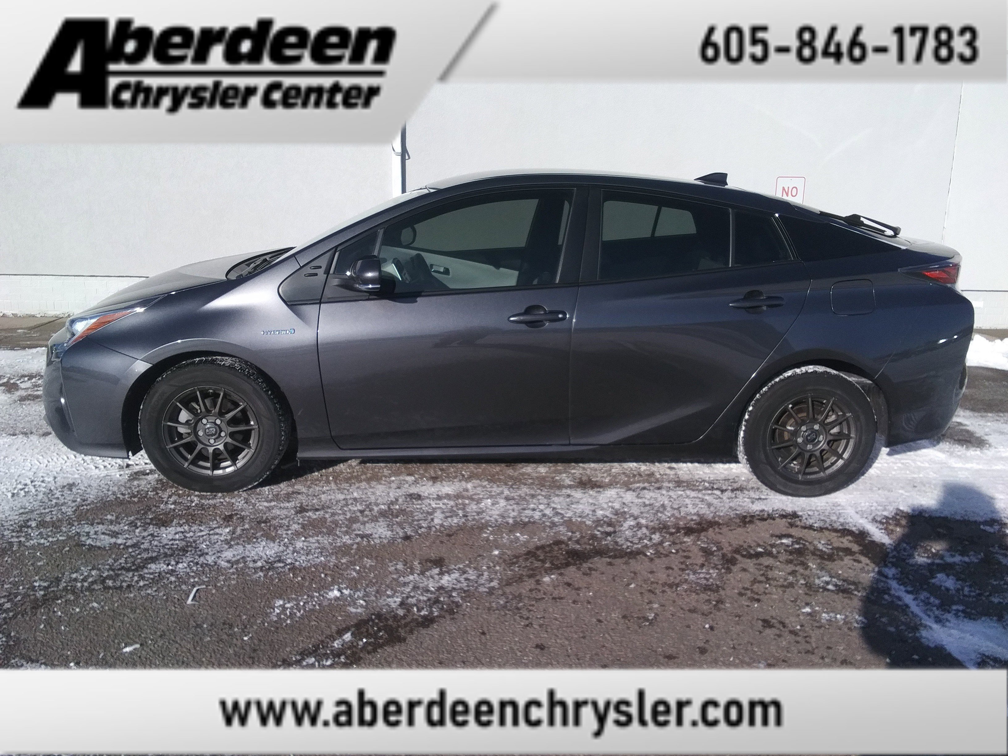 2016 Toyota Prius Two's photo