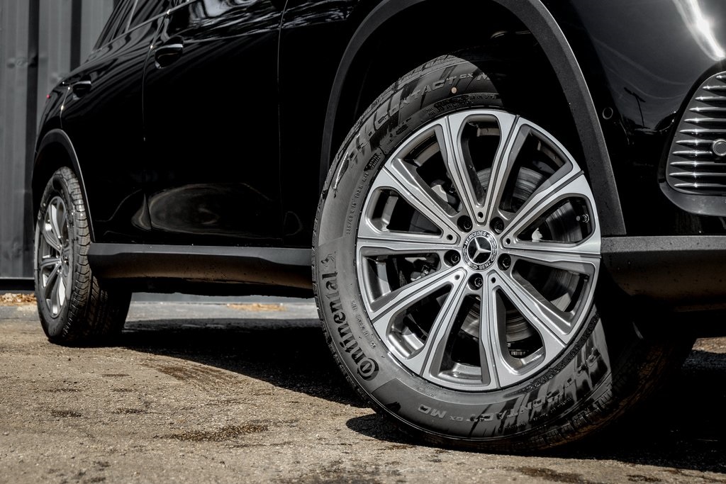 2025 Mercedes Benz GLC 300 4MATIC photo 6