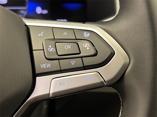 2025 Volkswagen Taos SE photo 13